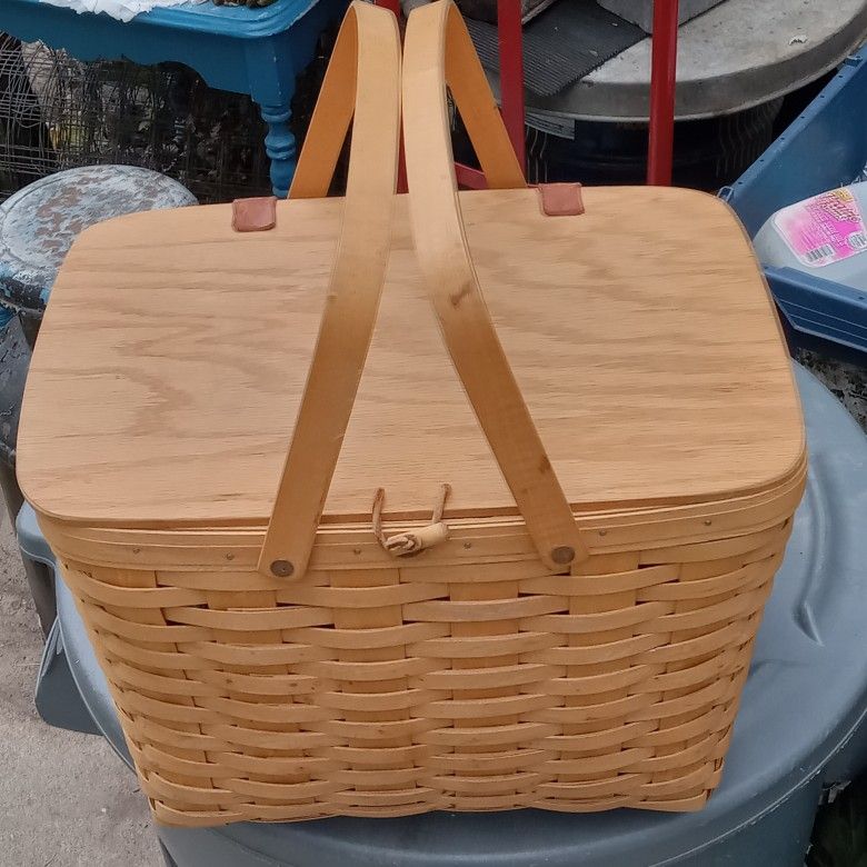 VINTAGE LONGABERGER BASKET 1999