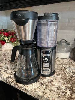 Ninja coffee bar-makes hot, iced and specialty coffee!