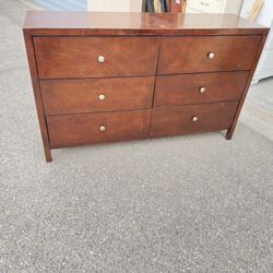 🎁BEAUTIFUL L ONG DRESSER/6 DEEP DRAWERS  59” X 17” X 35” 🎁