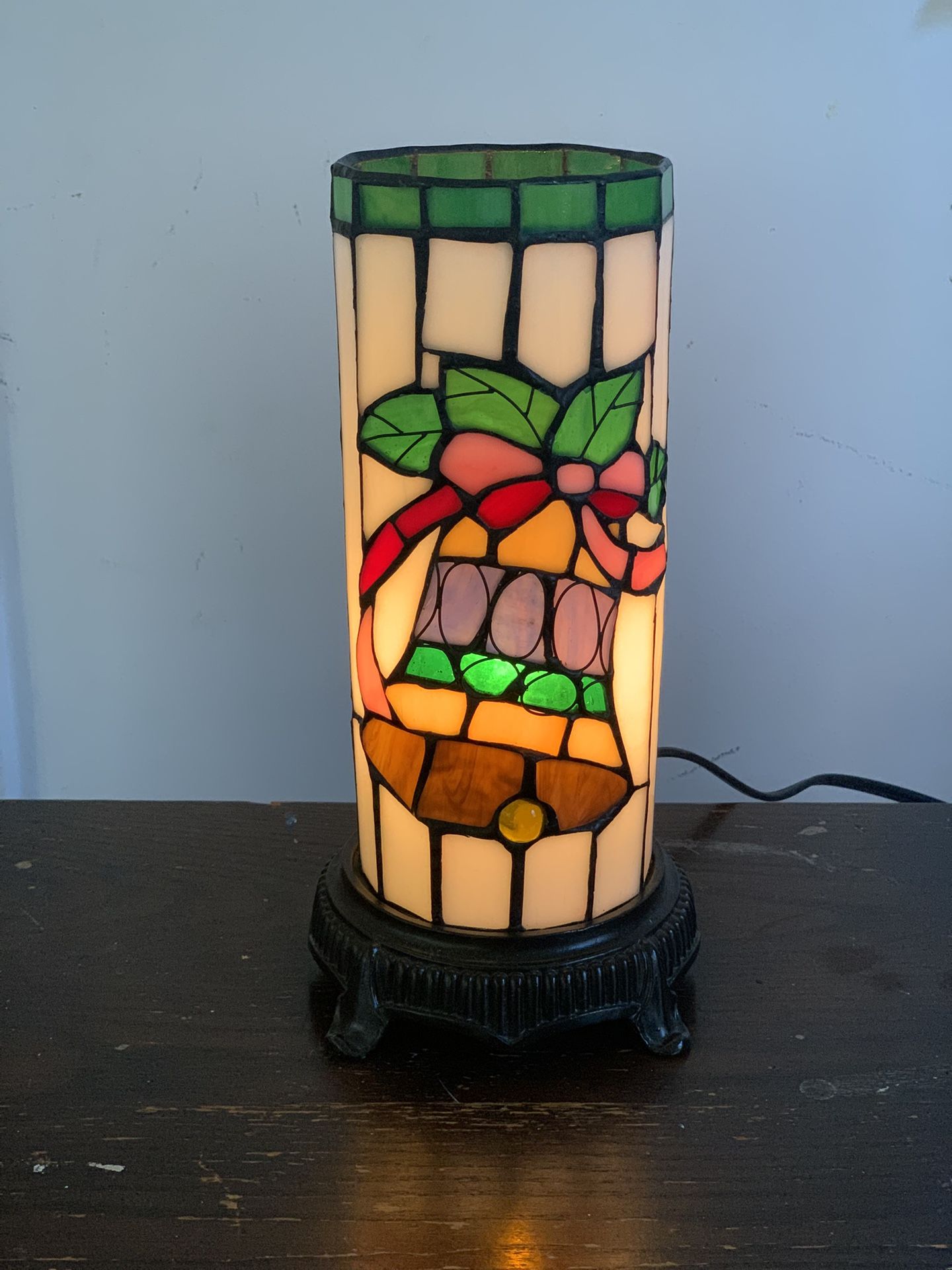 Vintage Stratford Tiffany-Style Stained Glass Bell Lamp Holly Leaf 10”