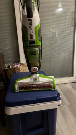 Bissel multi-surface shampooer like new!