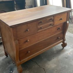 Beautiful Mahogany Dresser