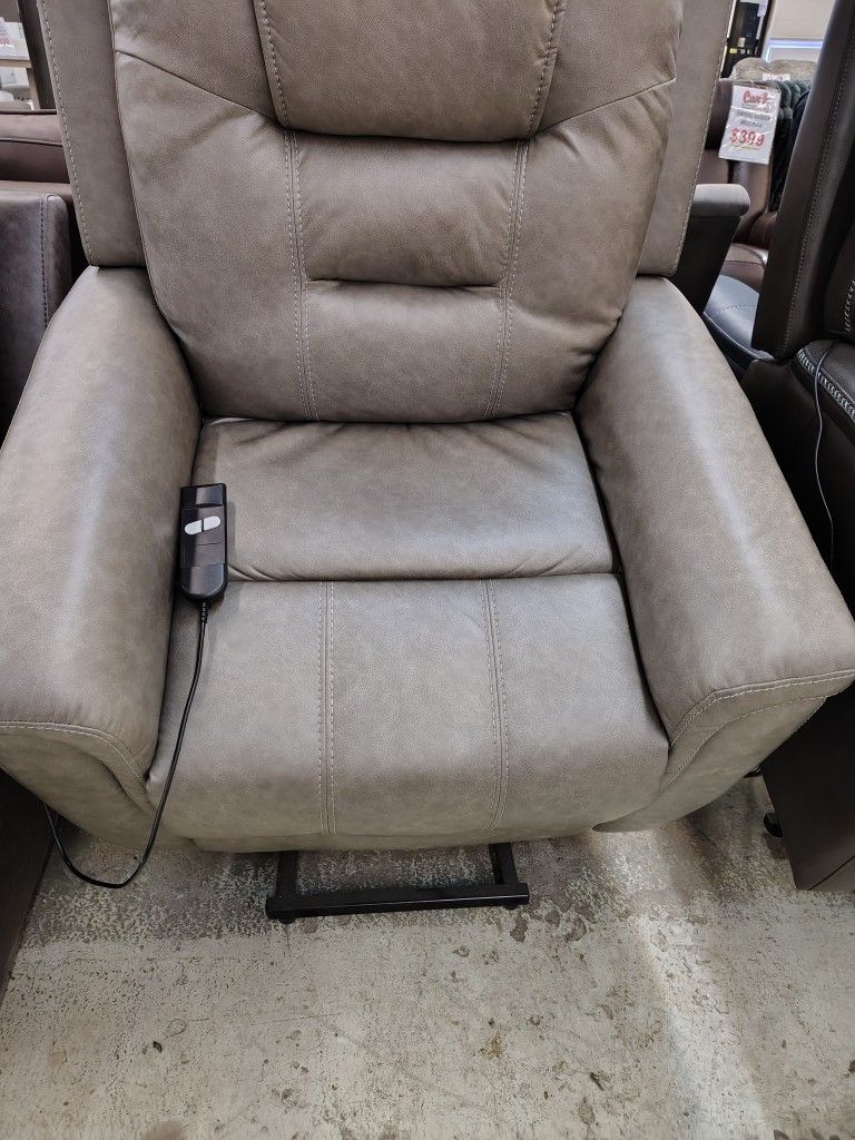 Firm Cushion Lift Chair!