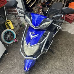 Fly 7 Moped For Parts Or Repair 