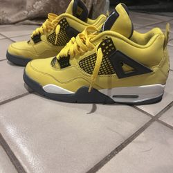 Jordan 4 Retro Lightning 