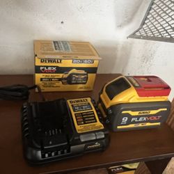 Dos Baterías Y Cargador 