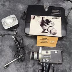 Vintage Canon Super 8 Auto Zoom 518SV Video Camera with Light, Case and Manual! 