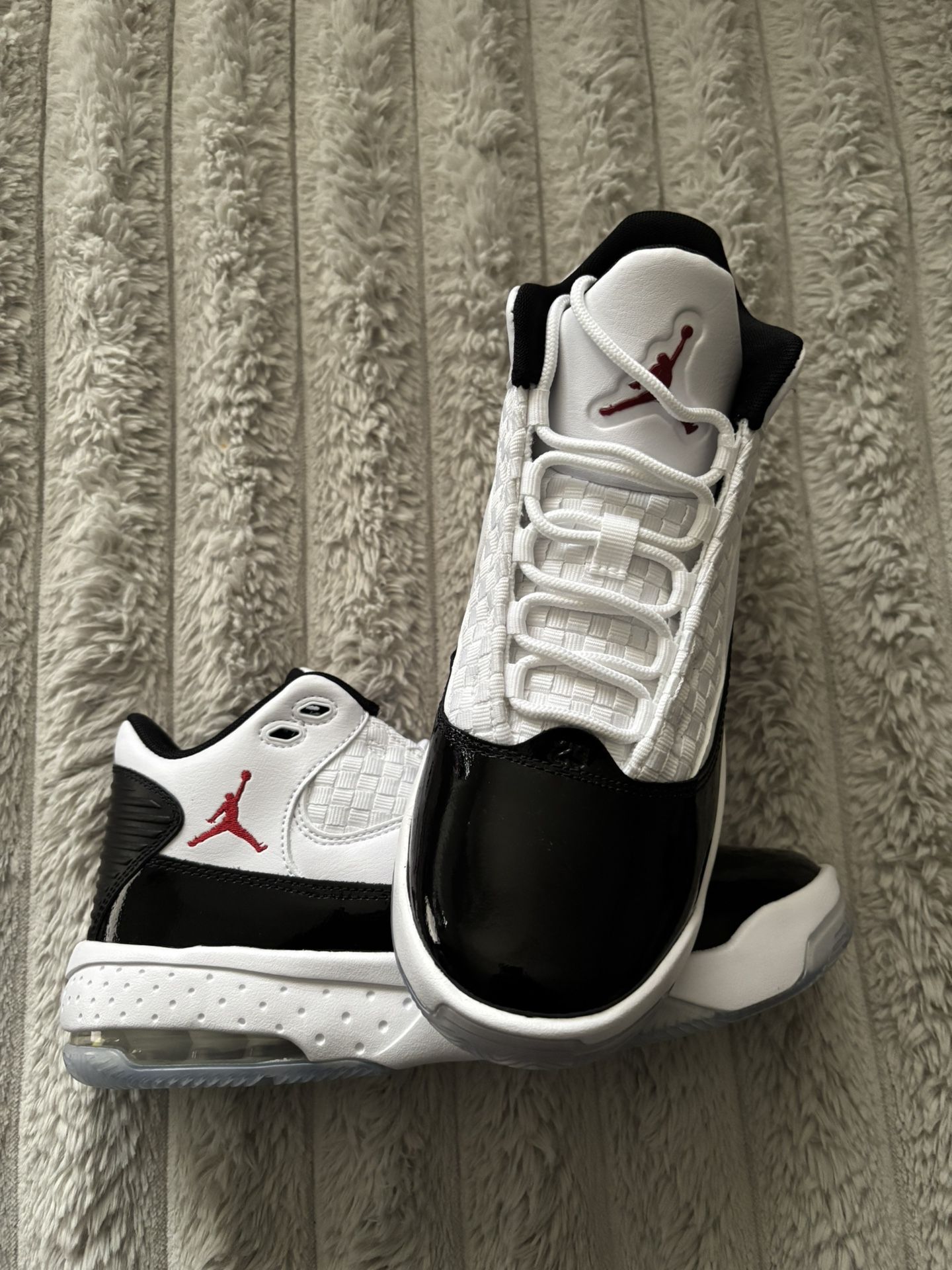 AIR JORDAN MAX AURA 2 (GS)