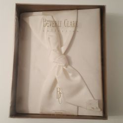 NWT Wedding Memories Fancy Bow Guest Book-Ivory