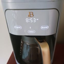 Drew Barrymore Coffee Maker Almost New for Sale in Pasadena, TX - OfferUp