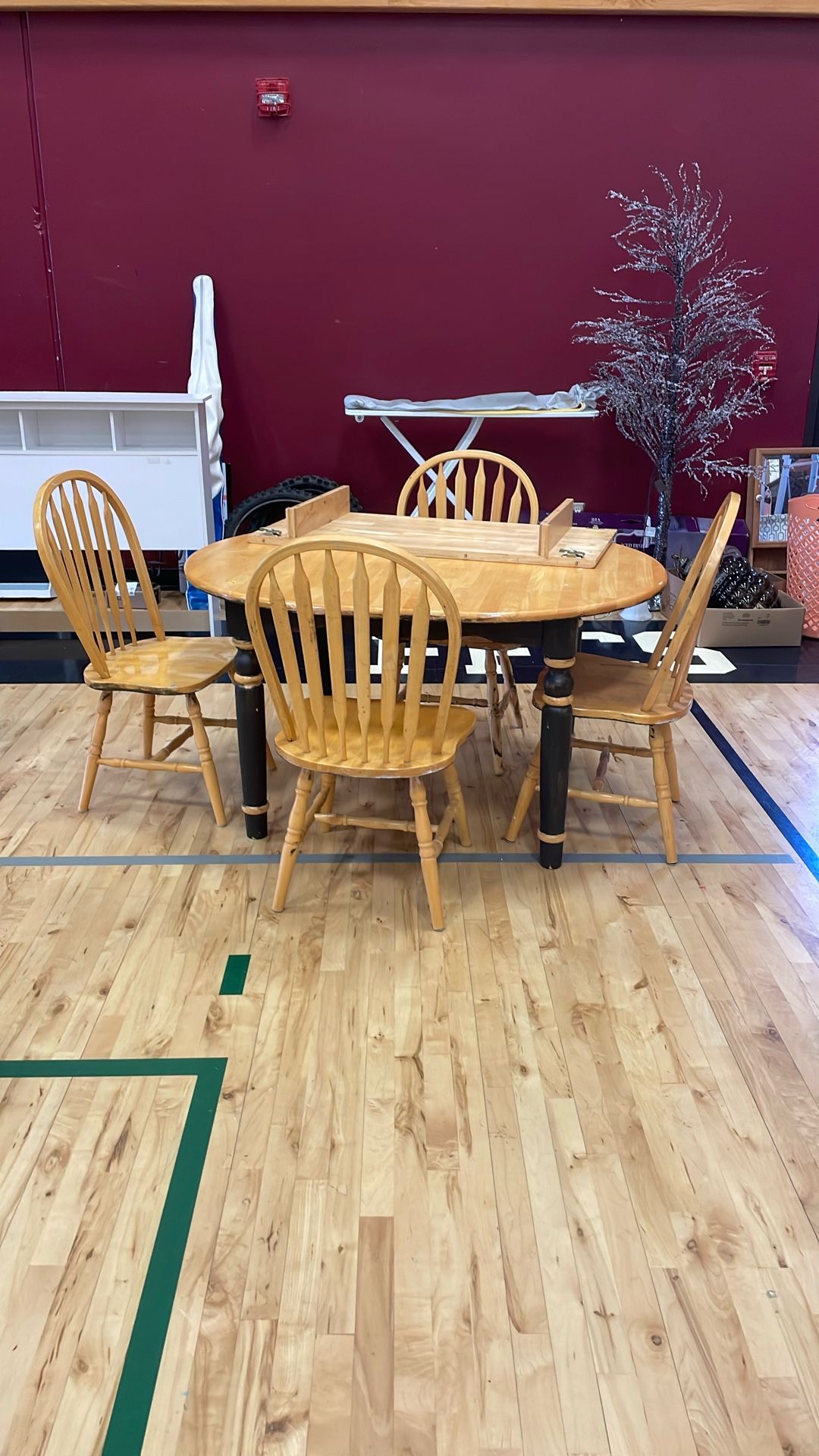Dining Table & Chairs Needs Refinished