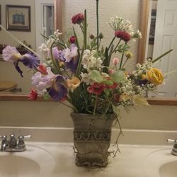  Beautiful artificial flowers
Great 