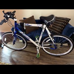 Genesis GS700 Bicycle 