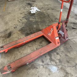 2. 2-1/2 Ton Pallet Jacks