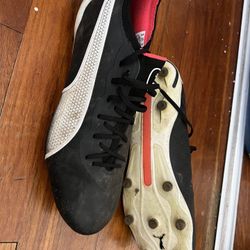 Puma King Platinum Size 11 Soccer Cleats