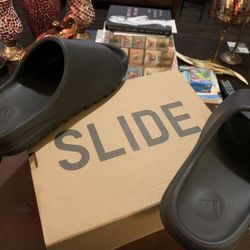 YZY SLIDE Onyx Size 9