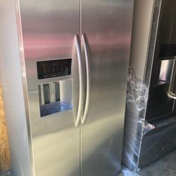 Kitchen Aid Side By Side Stainless Steel Refrigerator 