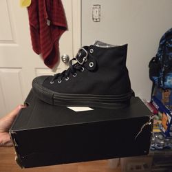 Convers Chucks Size 7