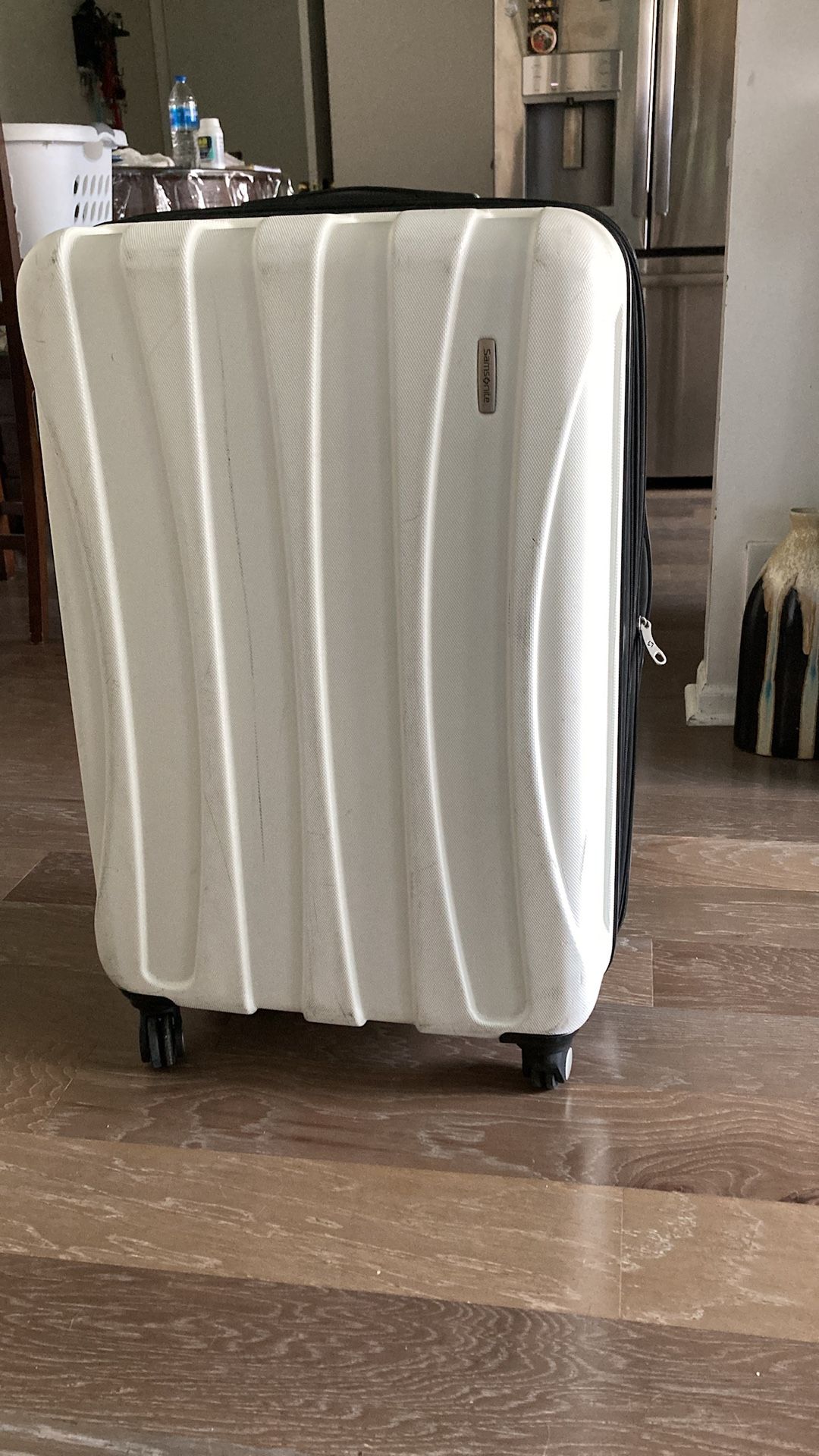 Samsonite Suitcase 30x20x11 $60.  Hardcase