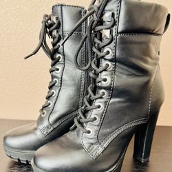 GUESS Women's Tetia Heeled Hiker Lug Sole Booties - Black Size 6.5 Boots