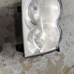 Headlight 06 Jeep Grand Cherokee Passenger  $25