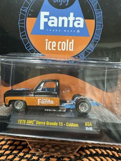 Scale 1/64 M2 1976 GMC 