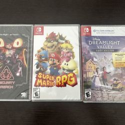 Bundle - NINTENDO Switch Games Five Mights at Freddy - Super Mario RPG - Disney Dreamlight Valley 