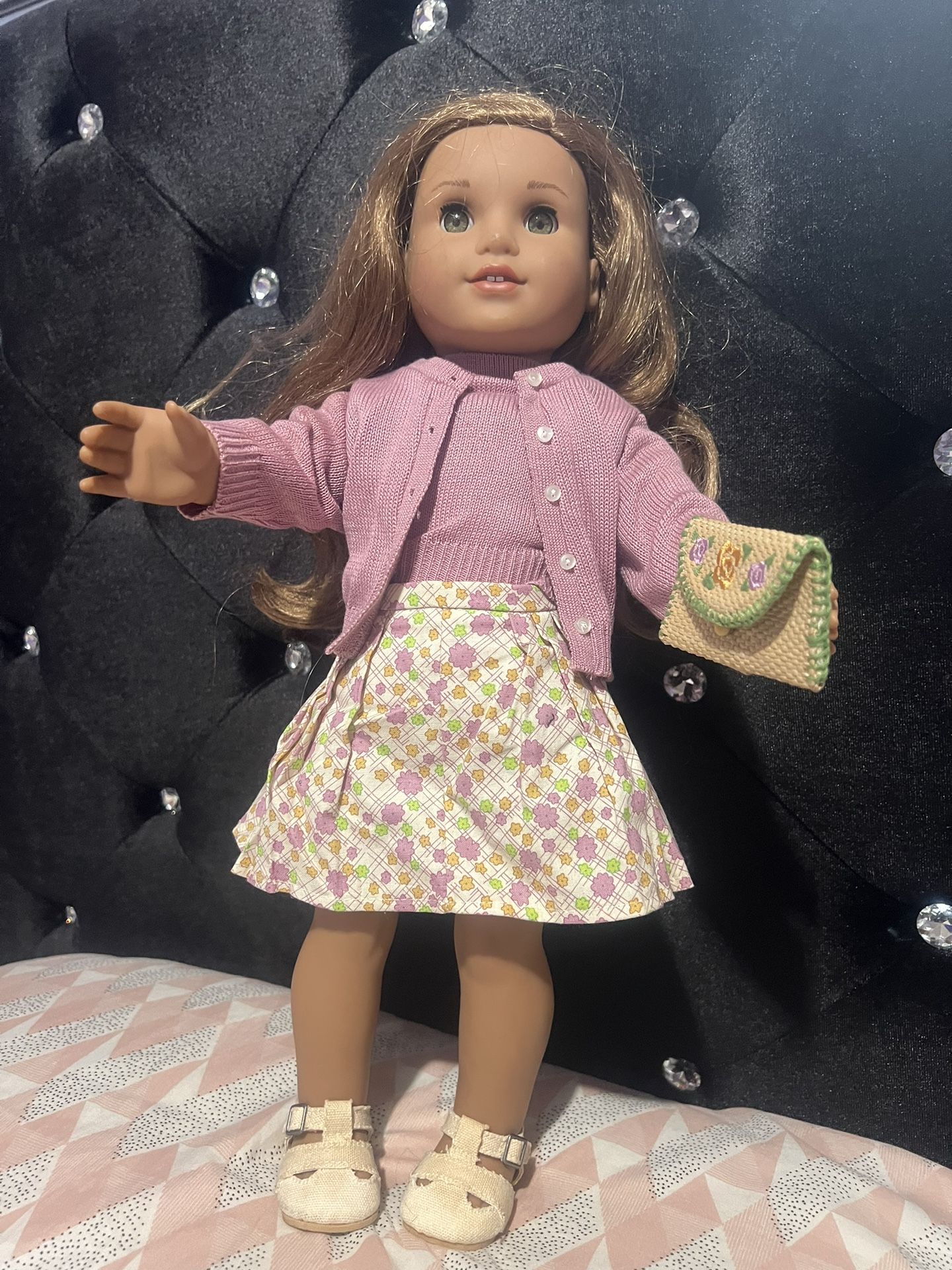 AMERICAN GIRL DOLL