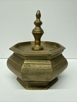 Antique Indonesian Betel Nut Dish Tepak Sireh Ceremonial Nut Box East Java 