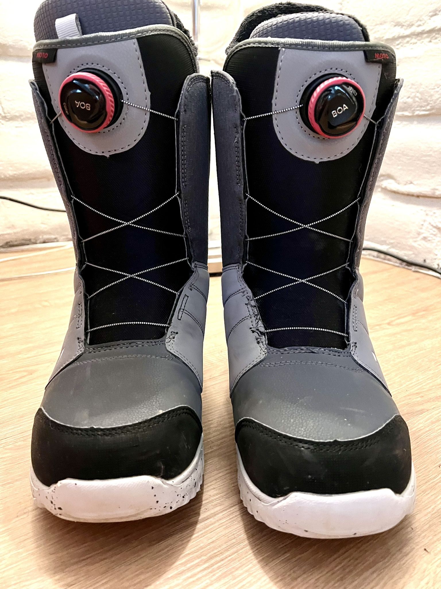 Men’s Burton Snowboarding Boots Size 12 for Sale in Escondido, CA - OfferUp