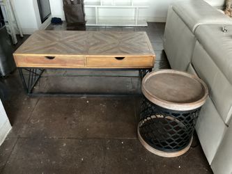 Macys Coffee and end table