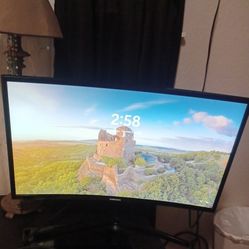 Samsung Curved Monitor 