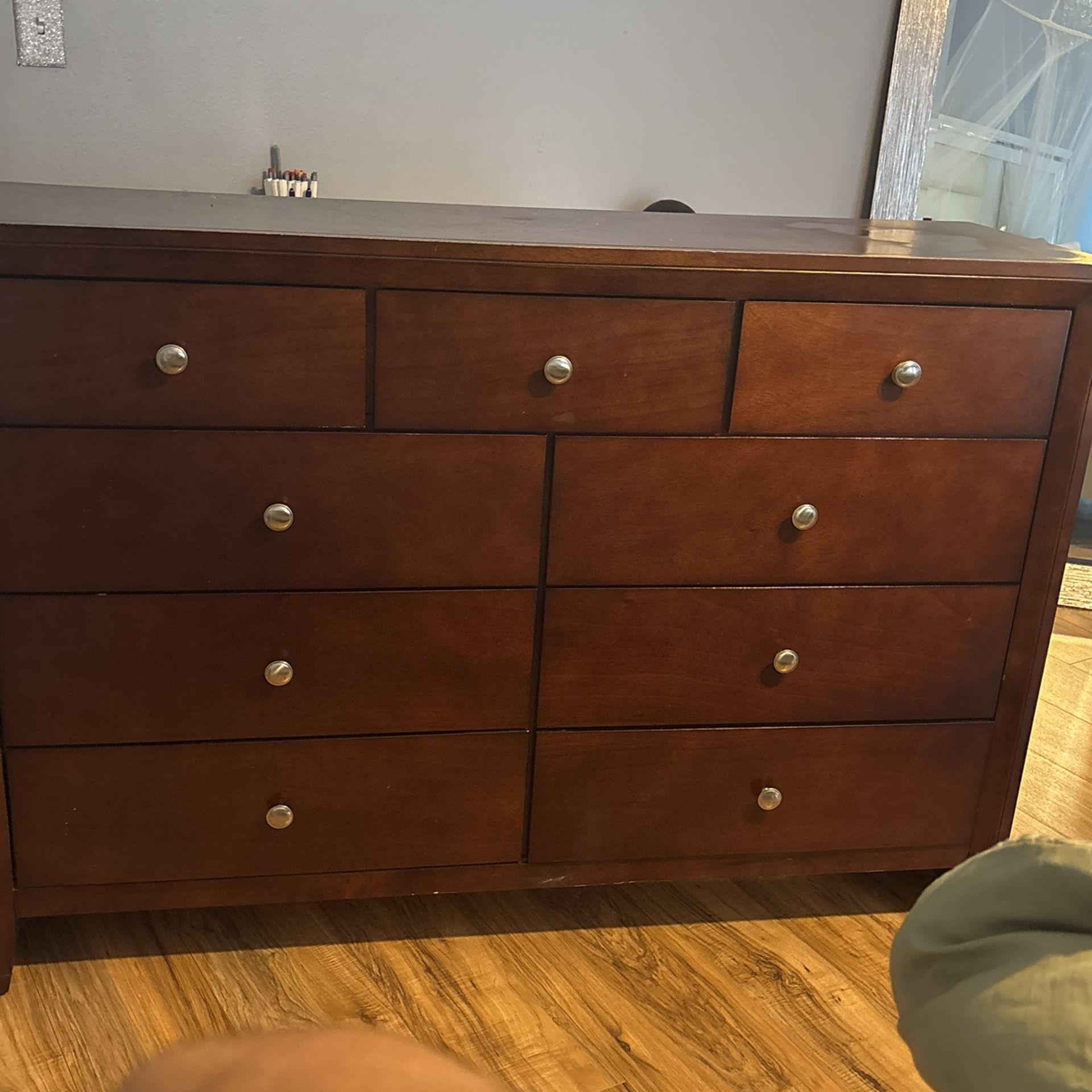 Dresser