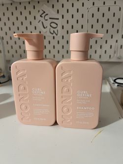 Monday Shampoo And Conditioner.