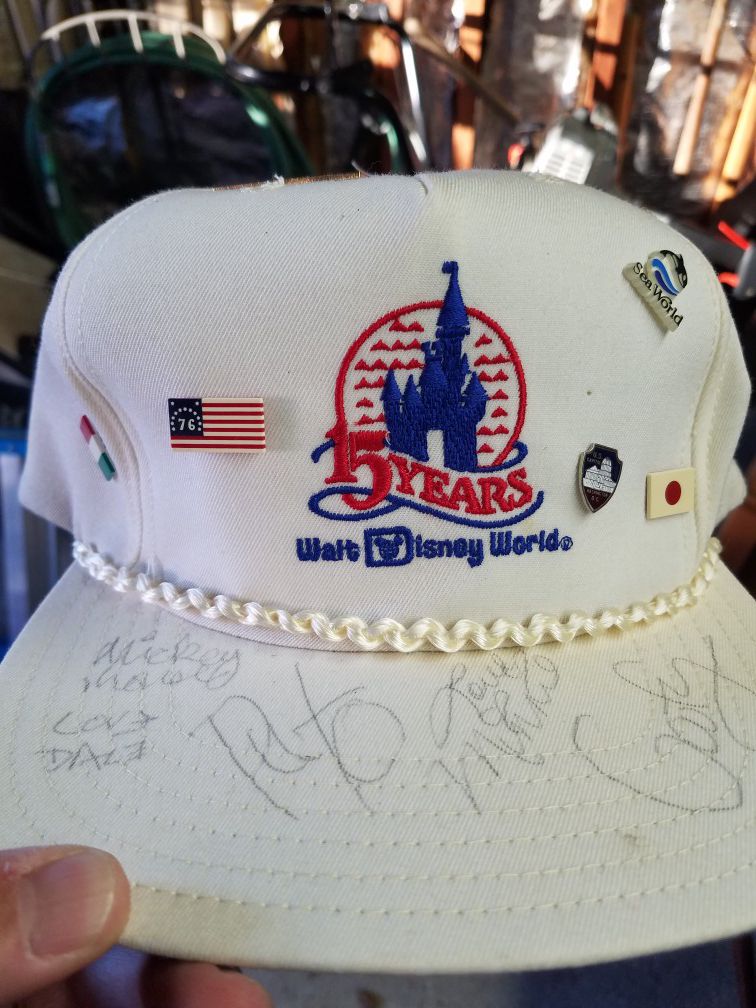 15 years Walt Disney World signed hat with pins