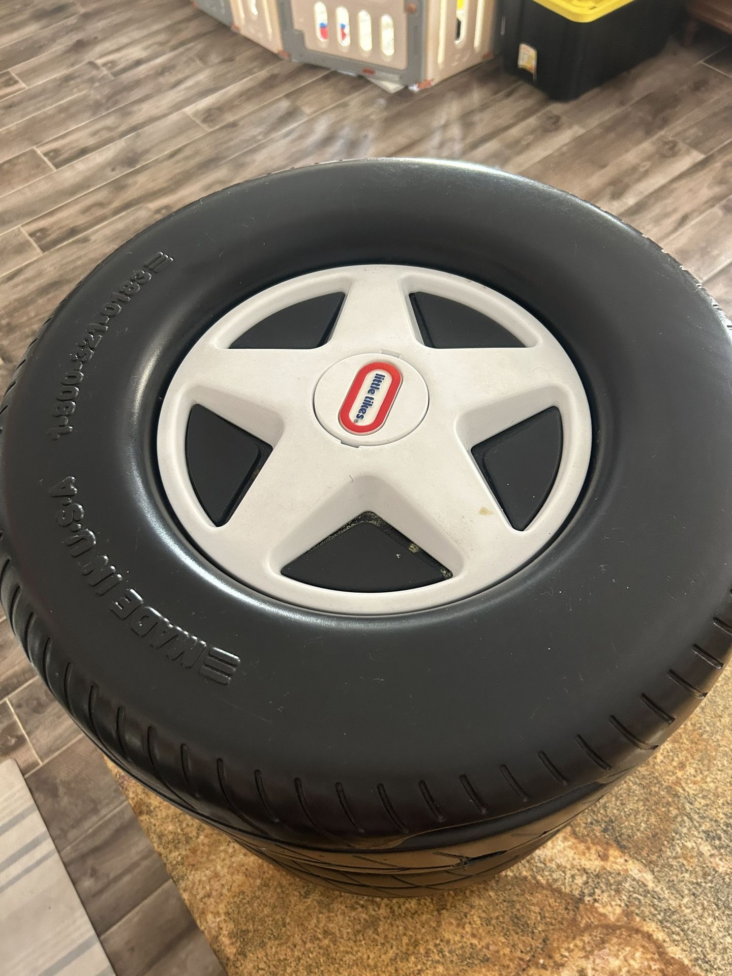 Toy box (tire)