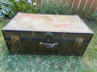 Vintage army trunk, transcontinental brand.