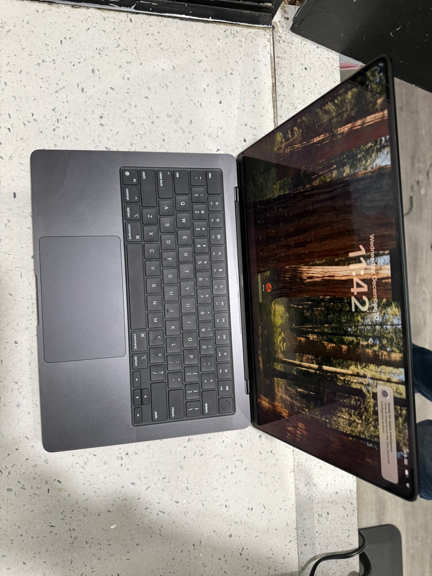 MacBook Pro M4 , 2024