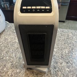 BLACK+DECKER Oscillating Digital Controls Ceramic Tower Heater