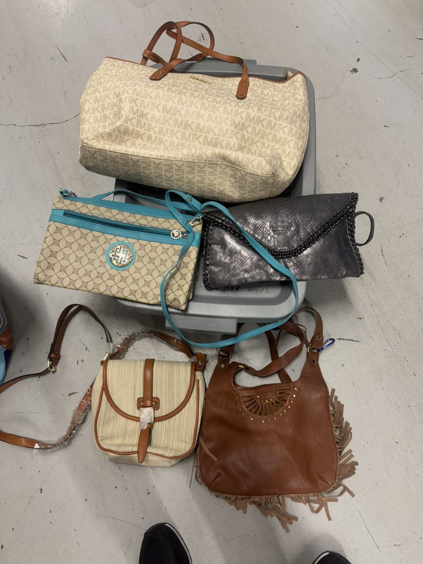 Vintage Lot Of 5 Woman’s Bags Guess, Aldo More