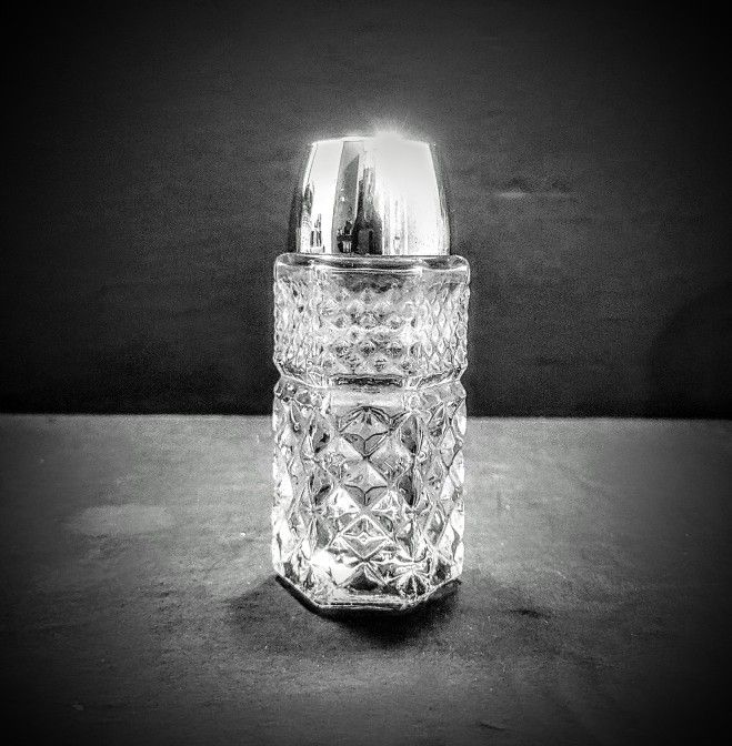 Vintage Anchor Hocking Crystal Wexford Diamond Pattern Clear Glass Salt or Pepper Pot