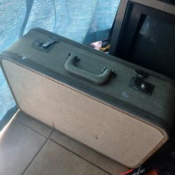 3 Vintage Suitcases And Briefcases