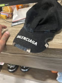Balenciga Velcro Snap Fits Small Heads So No Big Heads