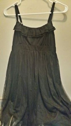 Black sleeveless dress