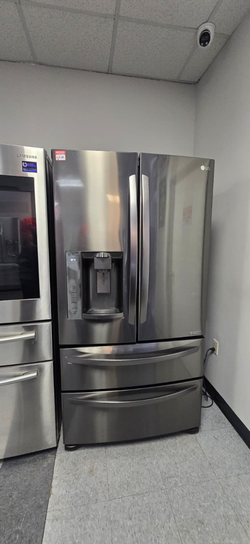 LG 4‑Door French Door Fridge – Stainless, Ice/Water Dispenser