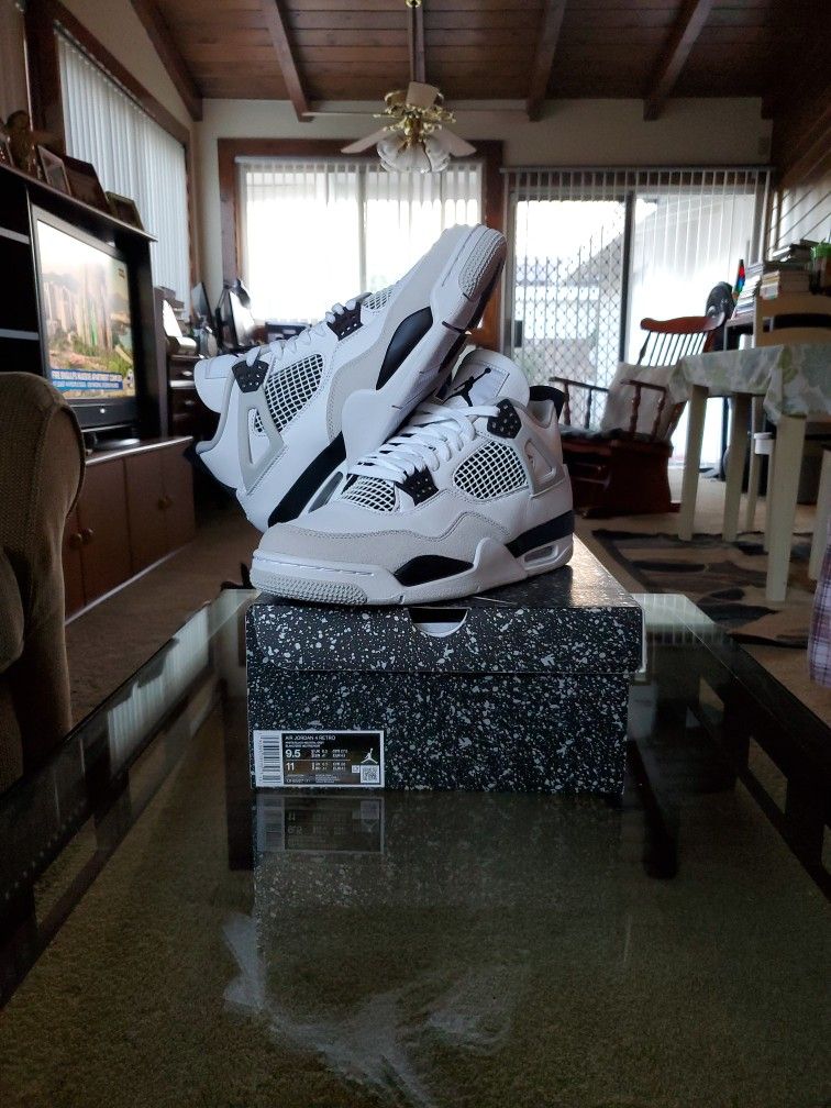 Air Jordan 4 Military Black