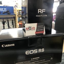 Canon R8 + RF 45mm 1.2 STM