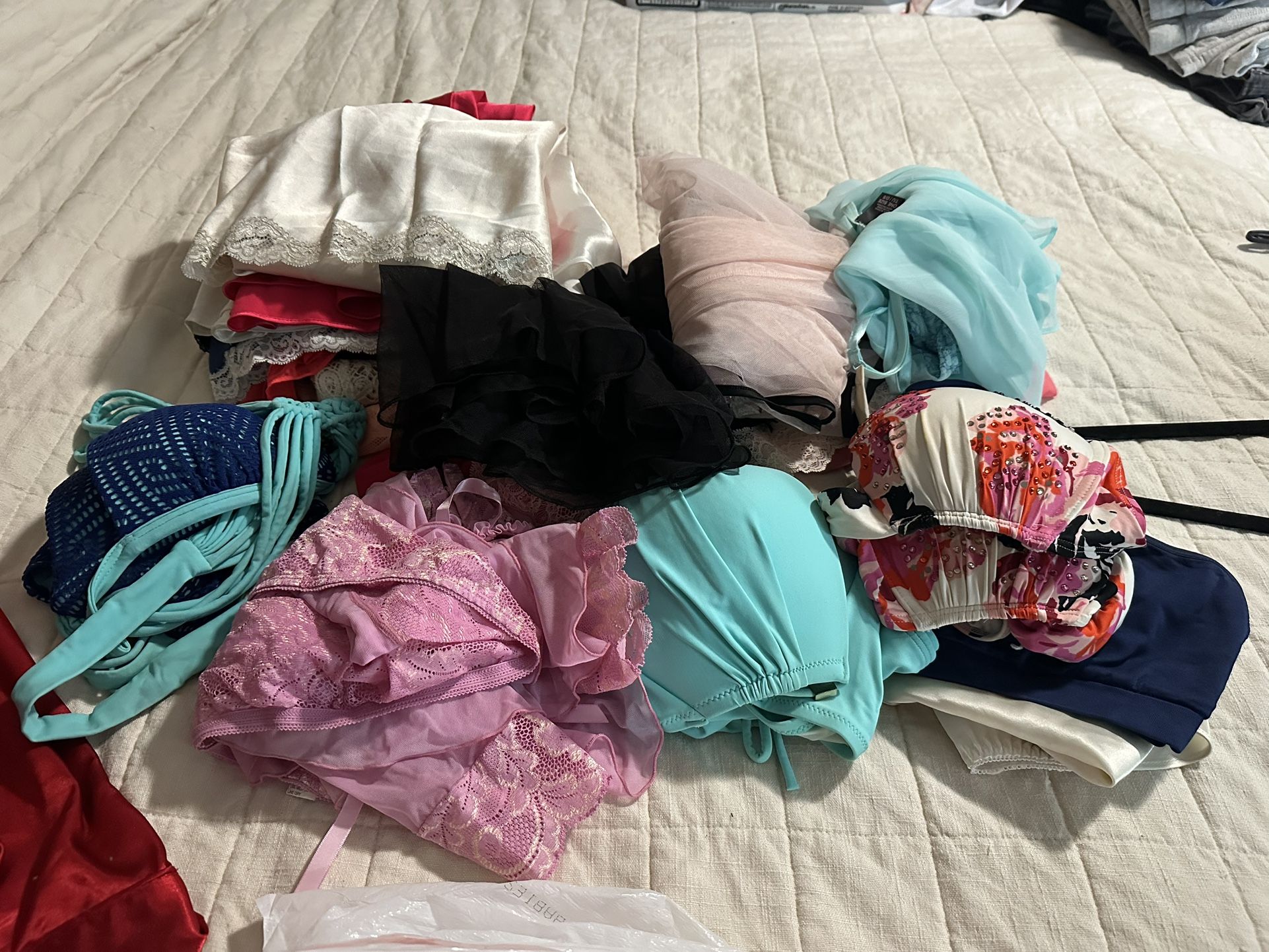 Lingerie & Swim Suits