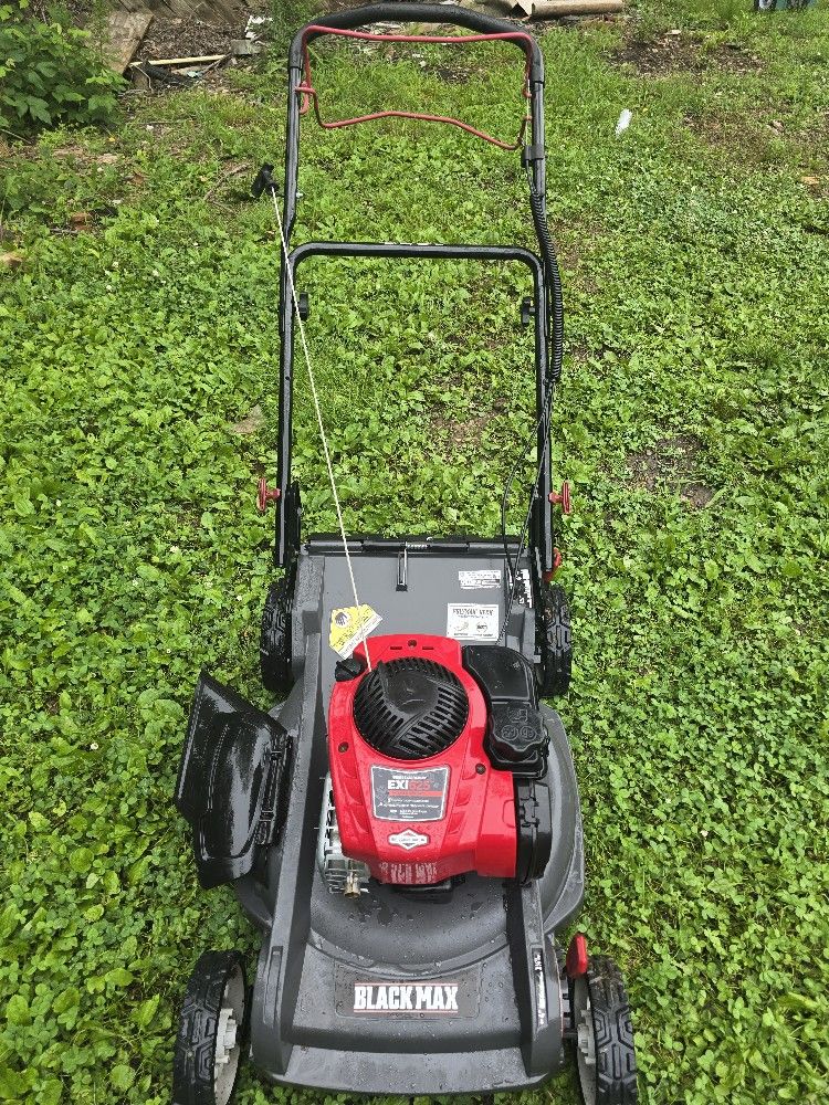 BLACK MAX SELF PROPPELL RUNS LIKE NEW SERIOUS BUYERS