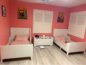 Twin Modern beds Mattress Included
